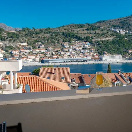 Oyo Deluxe * Dubrovnik