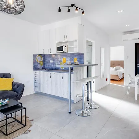 Oyo Deluxe Apartment